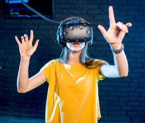 Virtual Reality Replace Real Life